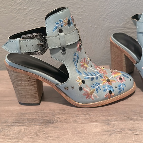 Embroidered Turquoise Booties - Picture 3 of 5